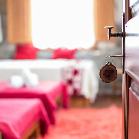 Πατρικό ολόκληρος ξενώνας entire stone guesthouse Neraïdochóri