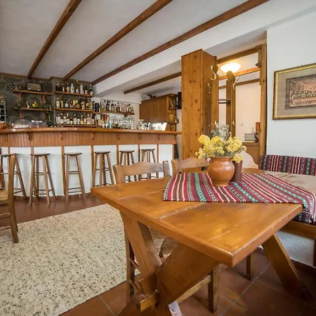 샬레 Πατρικό ολόκληρος ξενώνας entire stone guesthouse