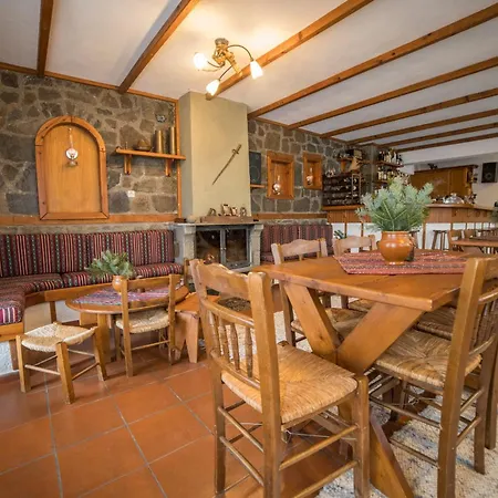 Πατρικό ολόκληρος ξενώνας entire stone guesthouse 샬레 *