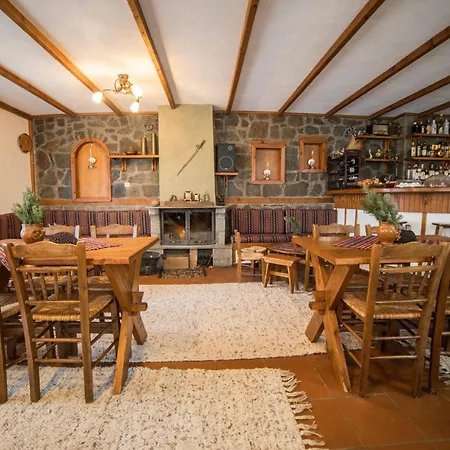 샬레 Πατρικό ολόκληρος ξενώνας entire stone guesthouse