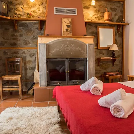 샬레 Πατρικό ολόκληρος ξενώνας entire stone guesthouse Neraïdochóri