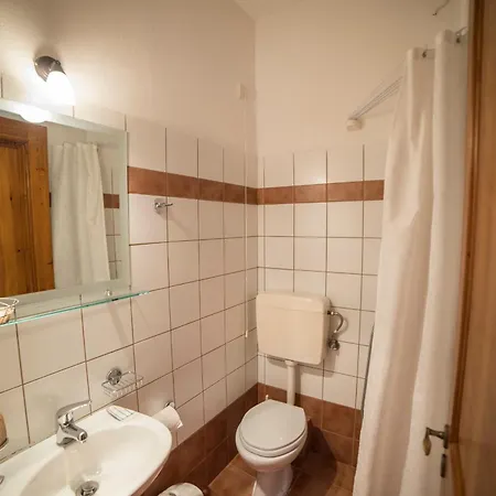 Πατρικό ολόκληρος ξενώνας entire stone guesthouse Alpehytte *