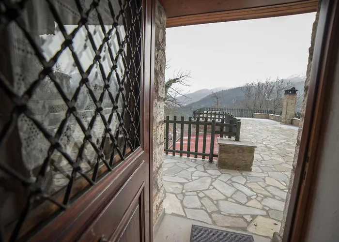 Πατρικό Ολόκληρος Ξενώνας Entire Stone Guesthouse *