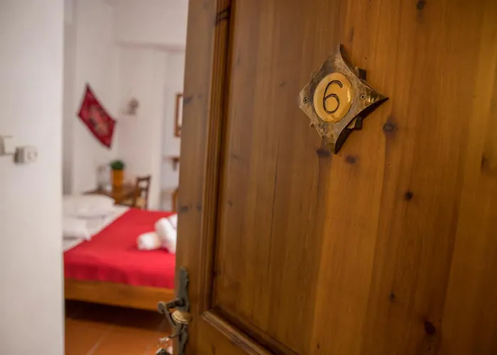 Πατρικό Ολόκληρος Ξενώνας Entire Stone Guesthouse Neraïdochóri