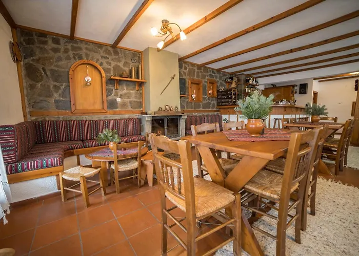 Πατρικό Ολόκληρος Ξενώνας Entire Stone Guesthouse Chalet *