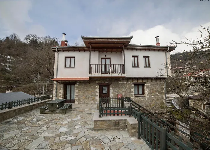 Πατρικό Ολόκληρος Ξενώνας Entire Stone Guesthouse *