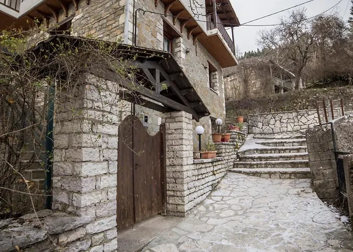 Πατρικό Ολόκληρος Ξενώνας Entire Stone Guesthouse * Neraïdochóri