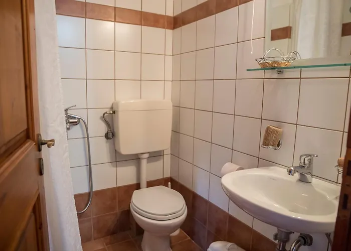 Πατρικό Ολόκληρος Ξενώνας Entire Stone Guesthouse Chalet Neraïdochóri