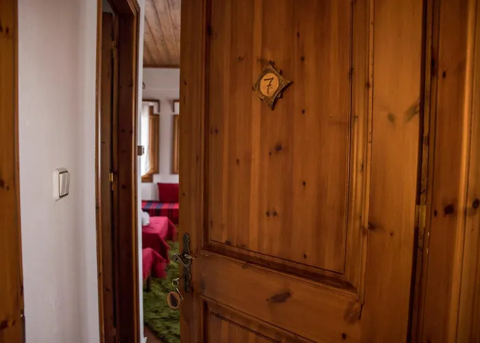 Πατρικό Ολόκληρος Ξενώνας Entire Stone Guesthouse