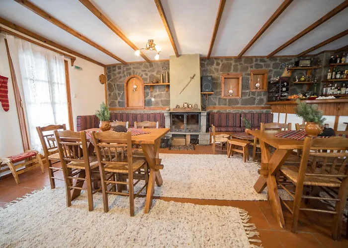 Πατρικό Ολόκληρος Ξενώνας Entire Stone Guesthouse